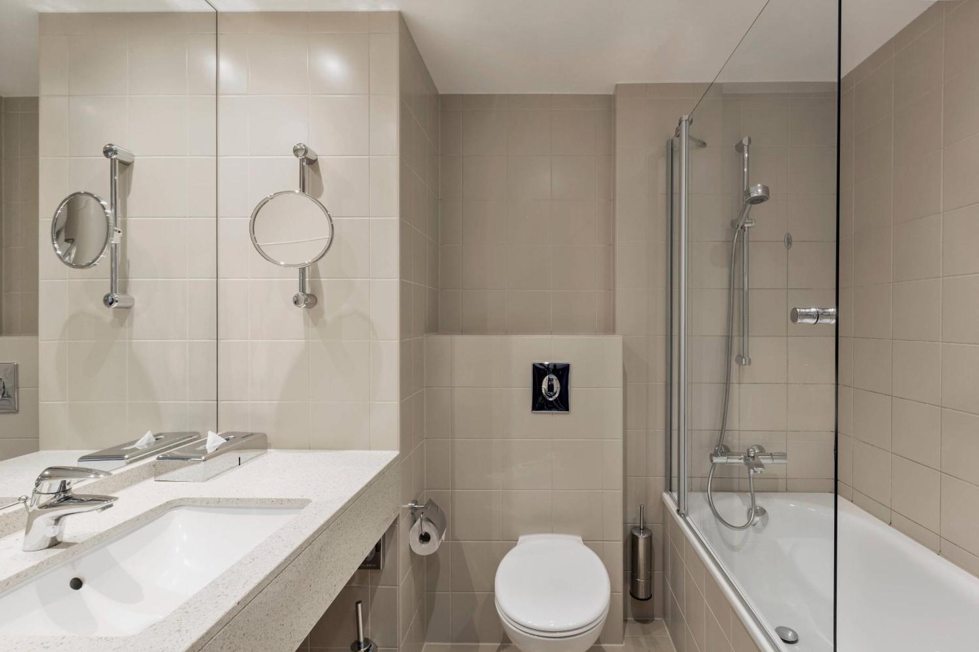 Camera Superior più Ampia con 1 Letto King-Size e Divano-Letto